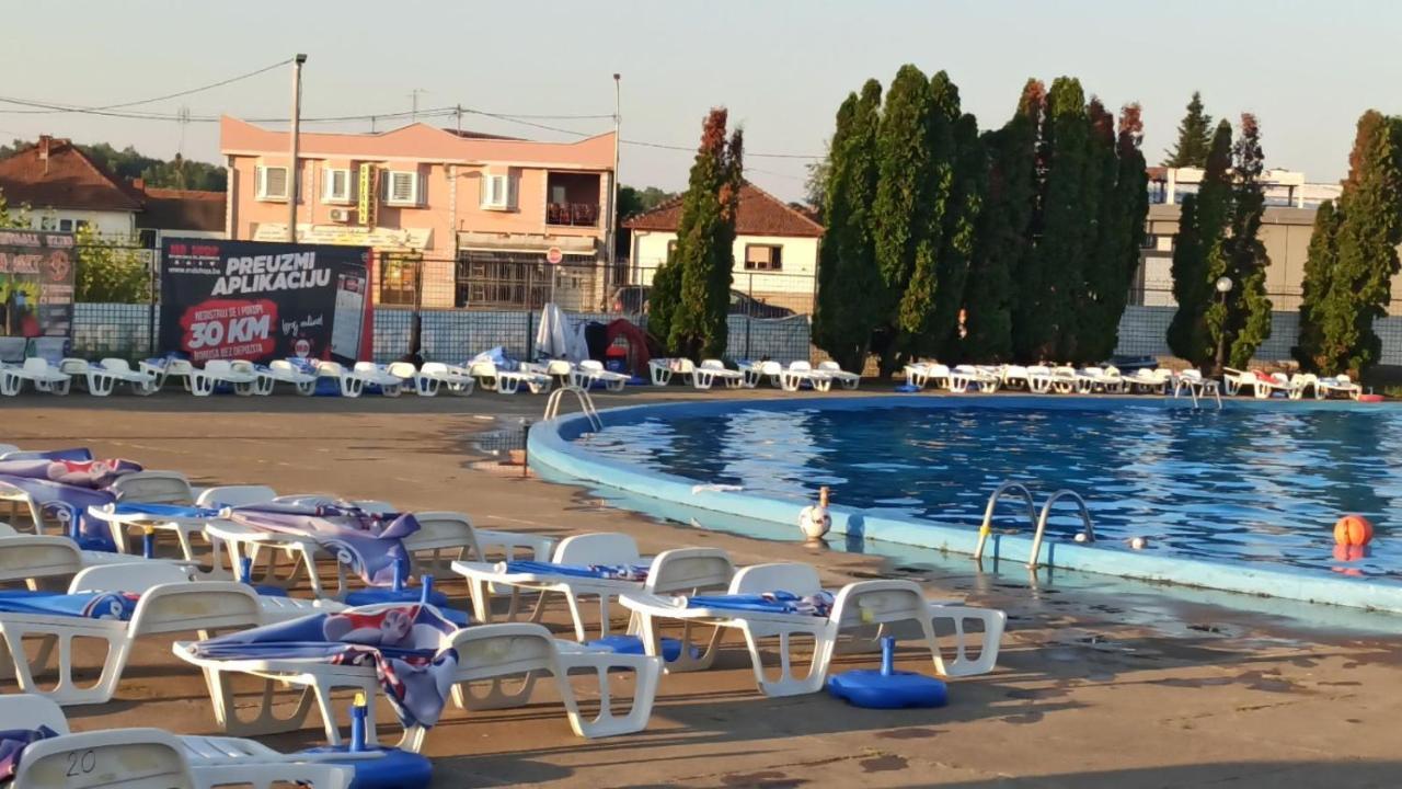 Royal Apartmani Bosanski Samac Buitenkant foto