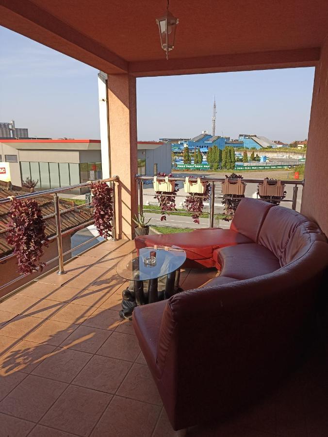 Royal Apartmani Bosanski Samac Buitenkant foto